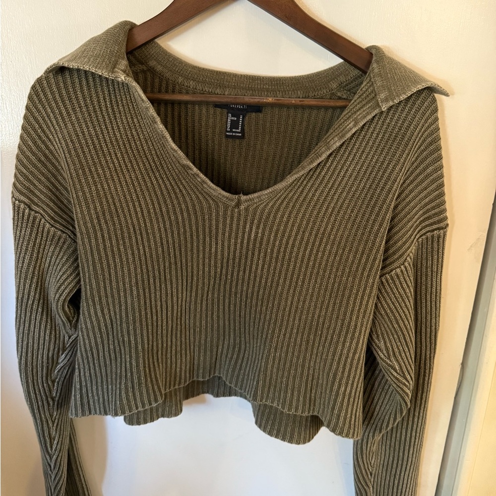 Green cropped striped v-neck sweater forever 21 size medium